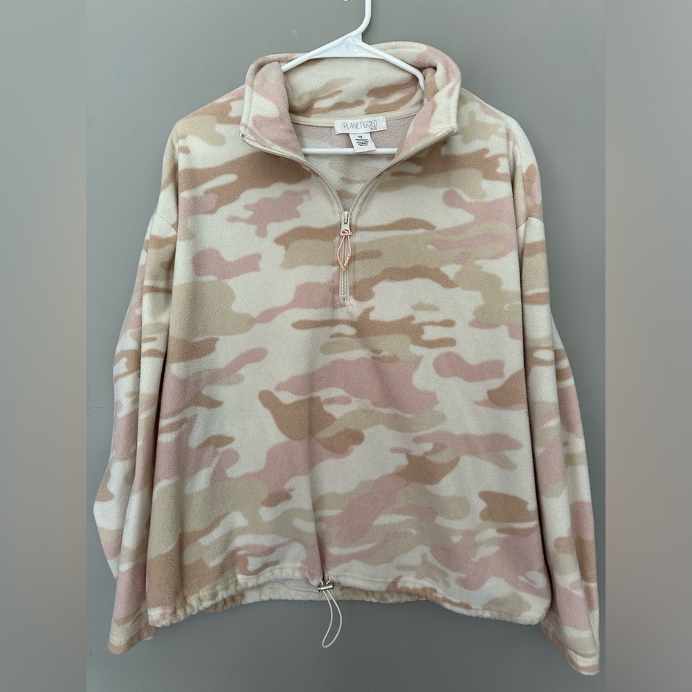 Women’s camo quarter zip